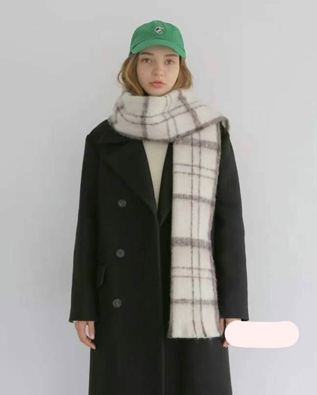 BN3216 羊駝毛柔軟撞色線條感頸巾