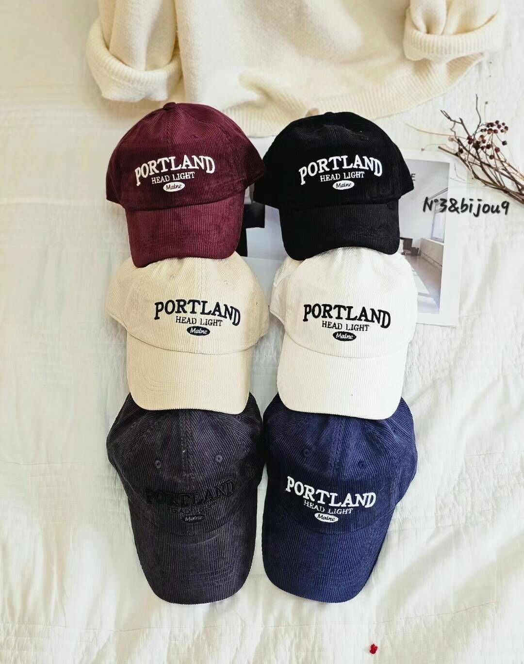 BN3218 絨面暗坑紋字母鴨嘴帽嘴