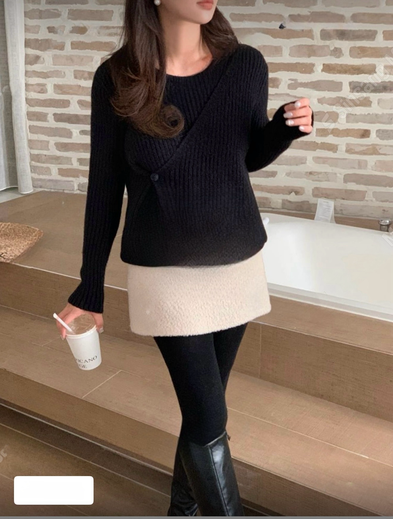 Ribbed button detail knit