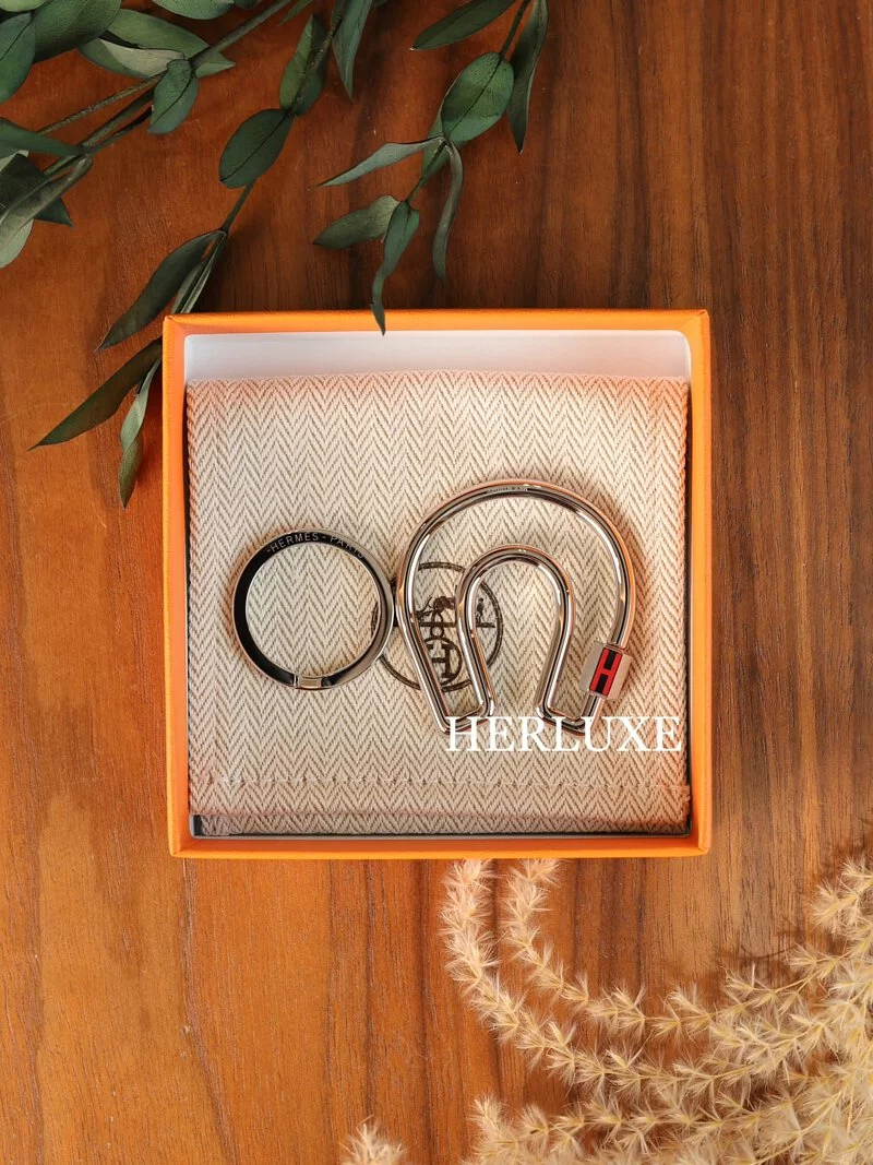 Fer a Cheval key ring red