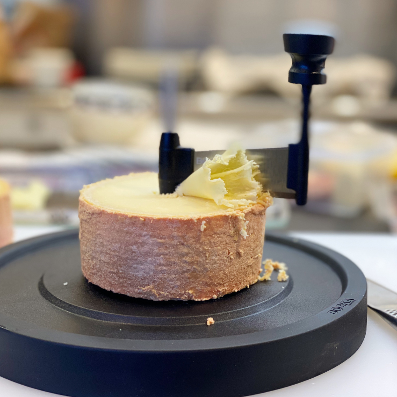 Boska 僧侶頭起司專用刮花刀座 (膠底)