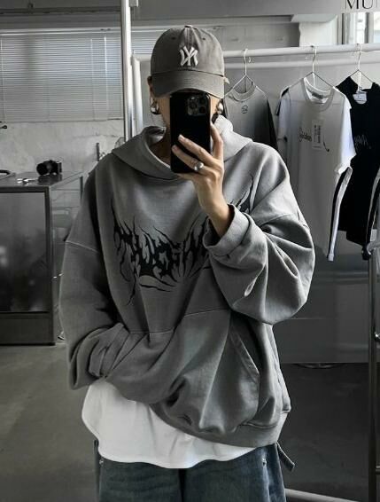 洗水英文字圖案連帽衛衣 VENTIQUE-018T