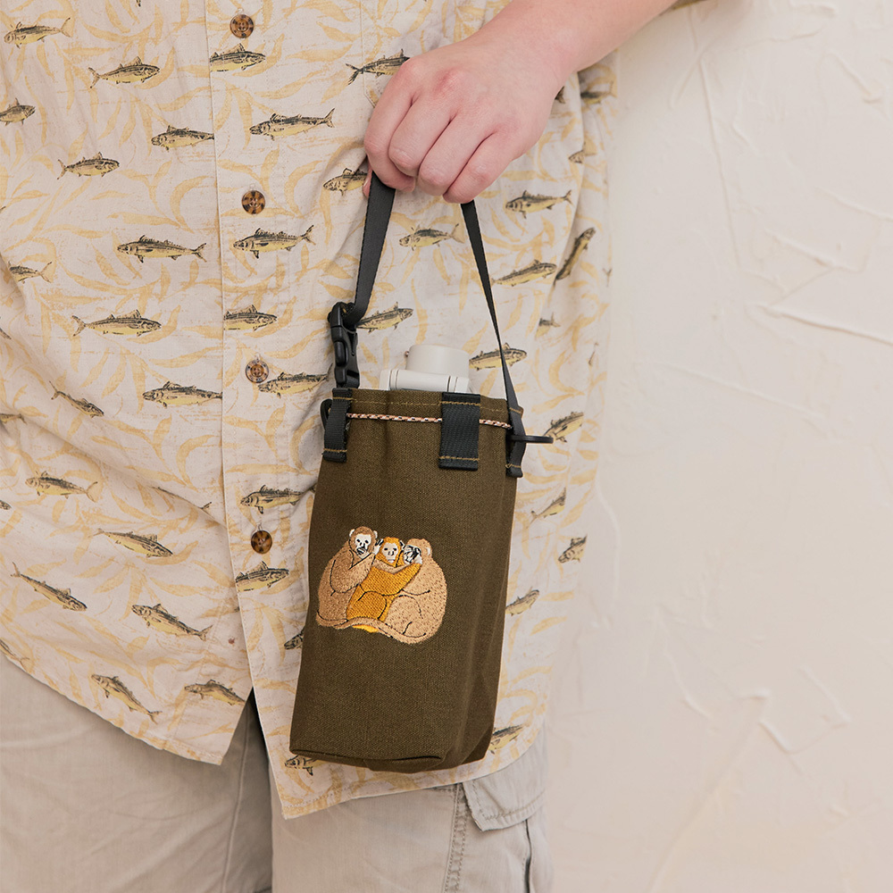 《這些動物們》刺繡束口水壺袋