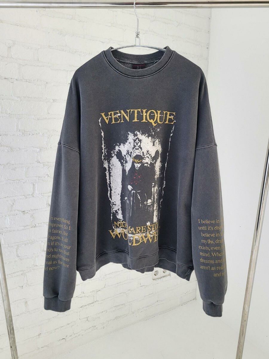 洗水英文字圖案衛衣 VENTIQUE-023T