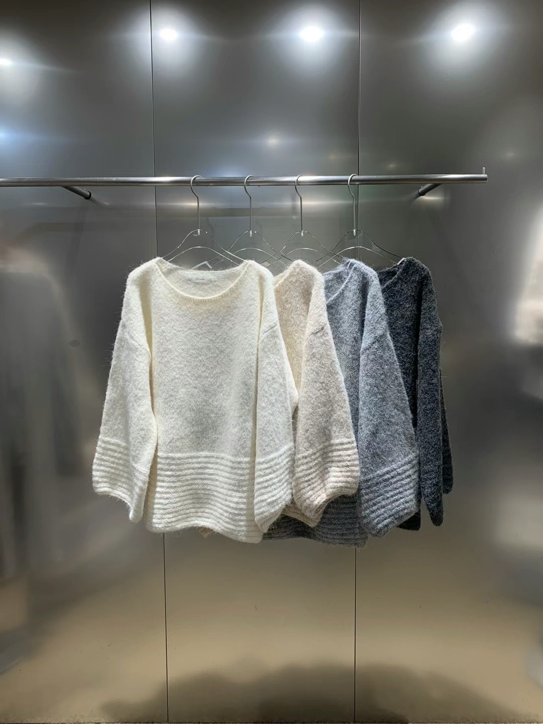 11.20 Cozy oversized knitwear