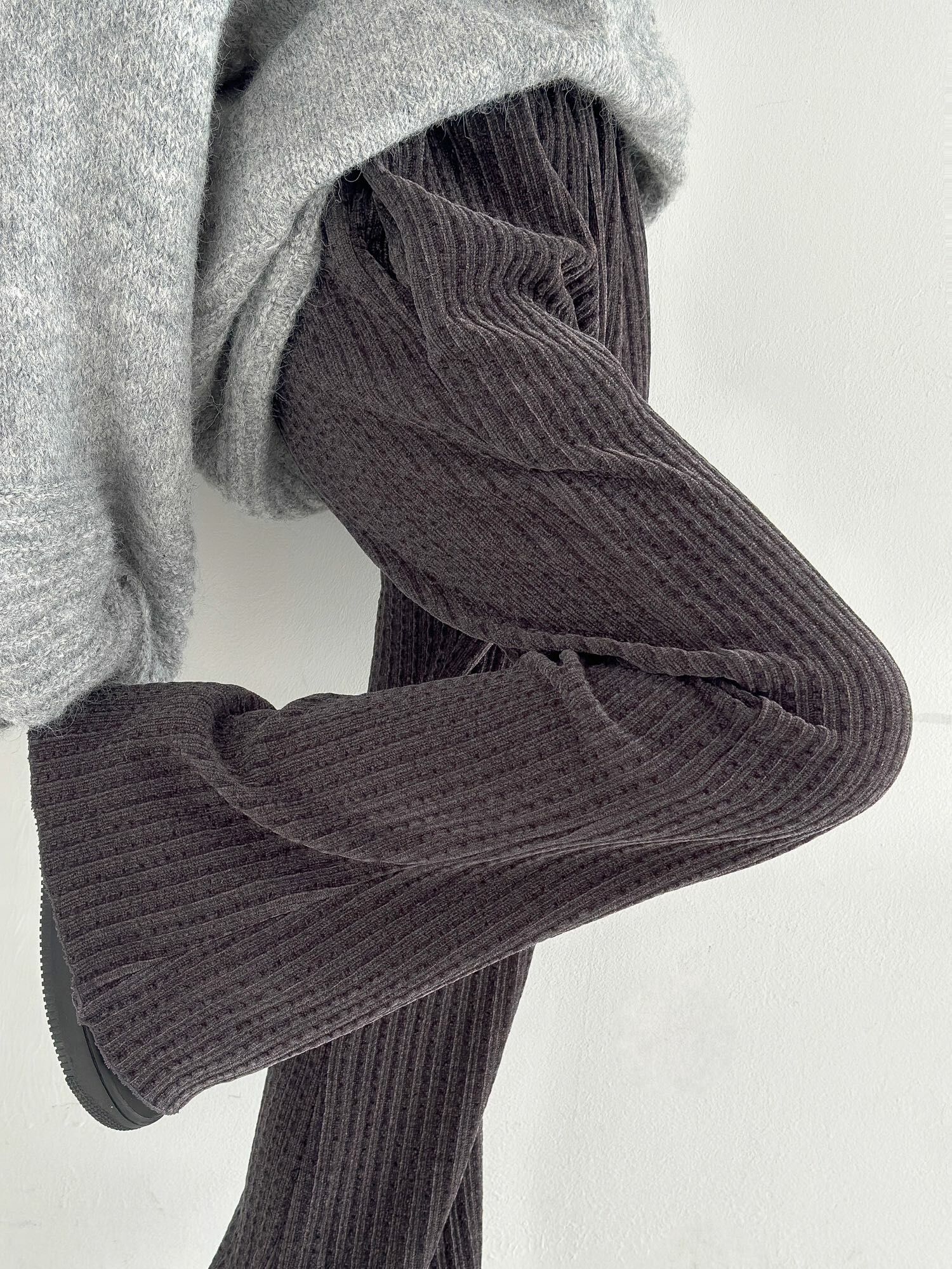 11.20 喇叭腳絨褲