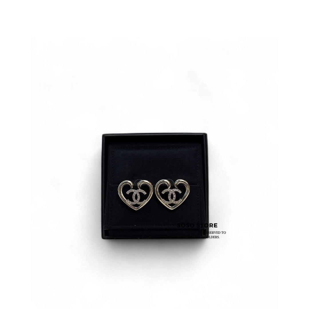 Chanel CC Heart Shape Earrings - Gold