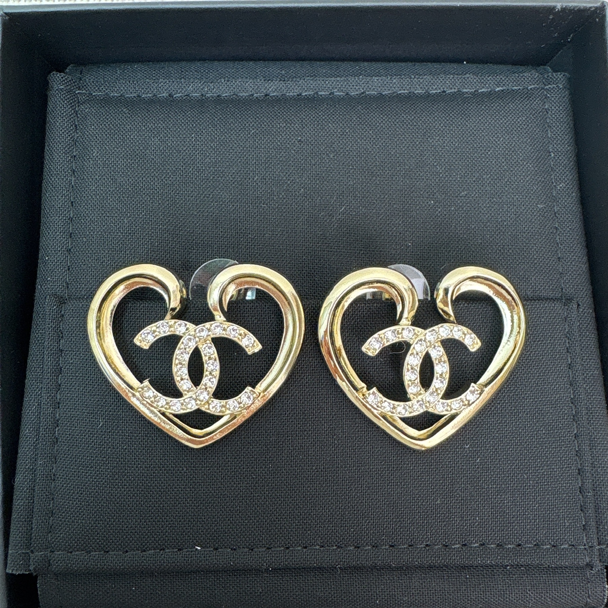 Chanel CC Heart Shape Earrings - Gold