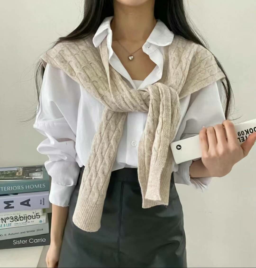 BN3259 Polo風扭紋羊毛假外套披肩