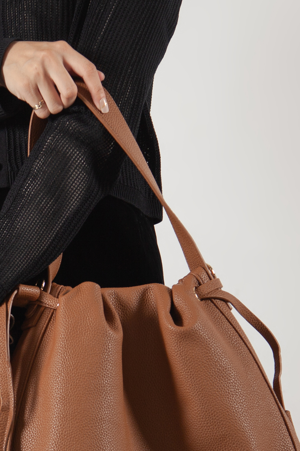 Diana 束口福袋肩背包 棕色