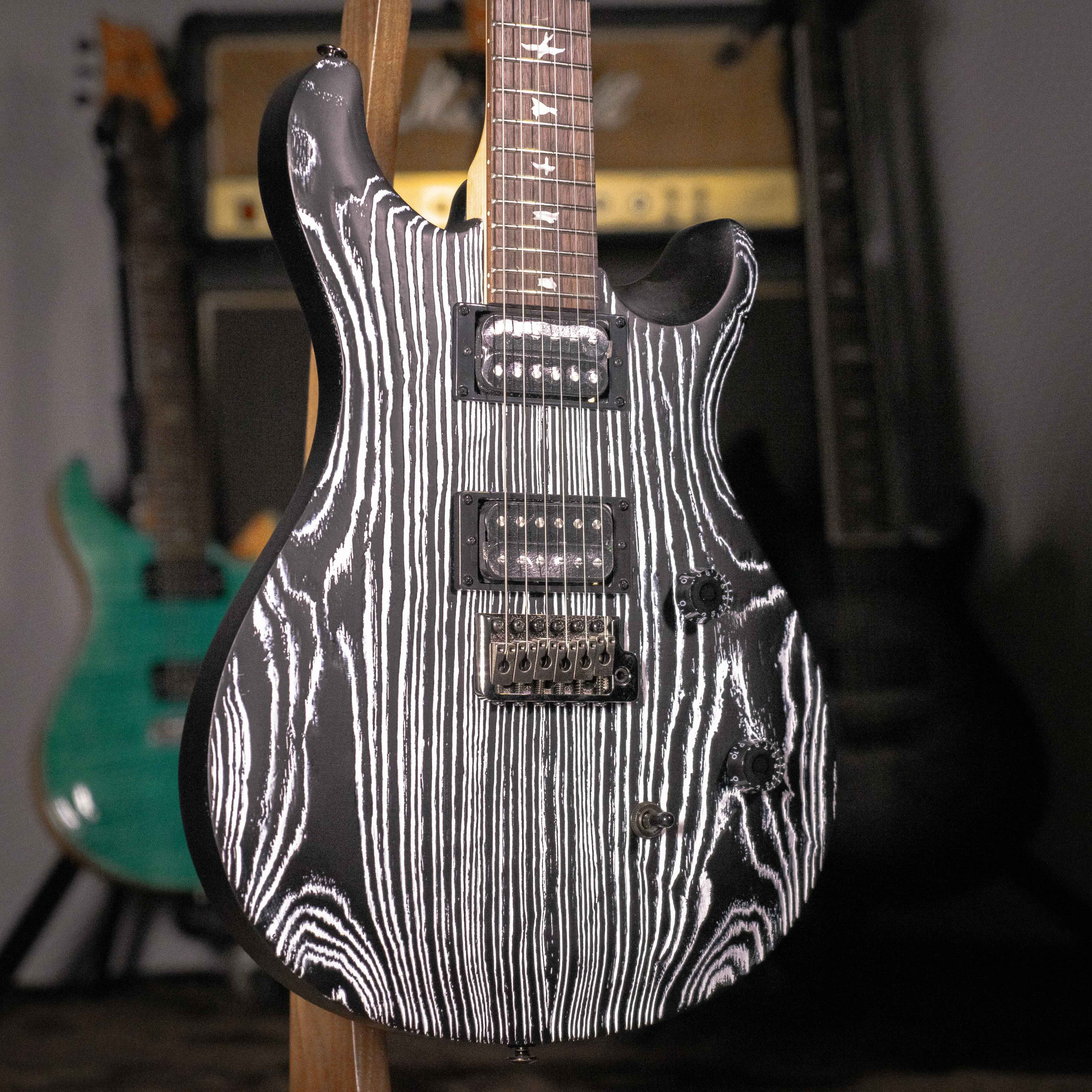 限定款 PRS SE SWAMP ASH CE 24 "SANDBLASTED" White 電吉他