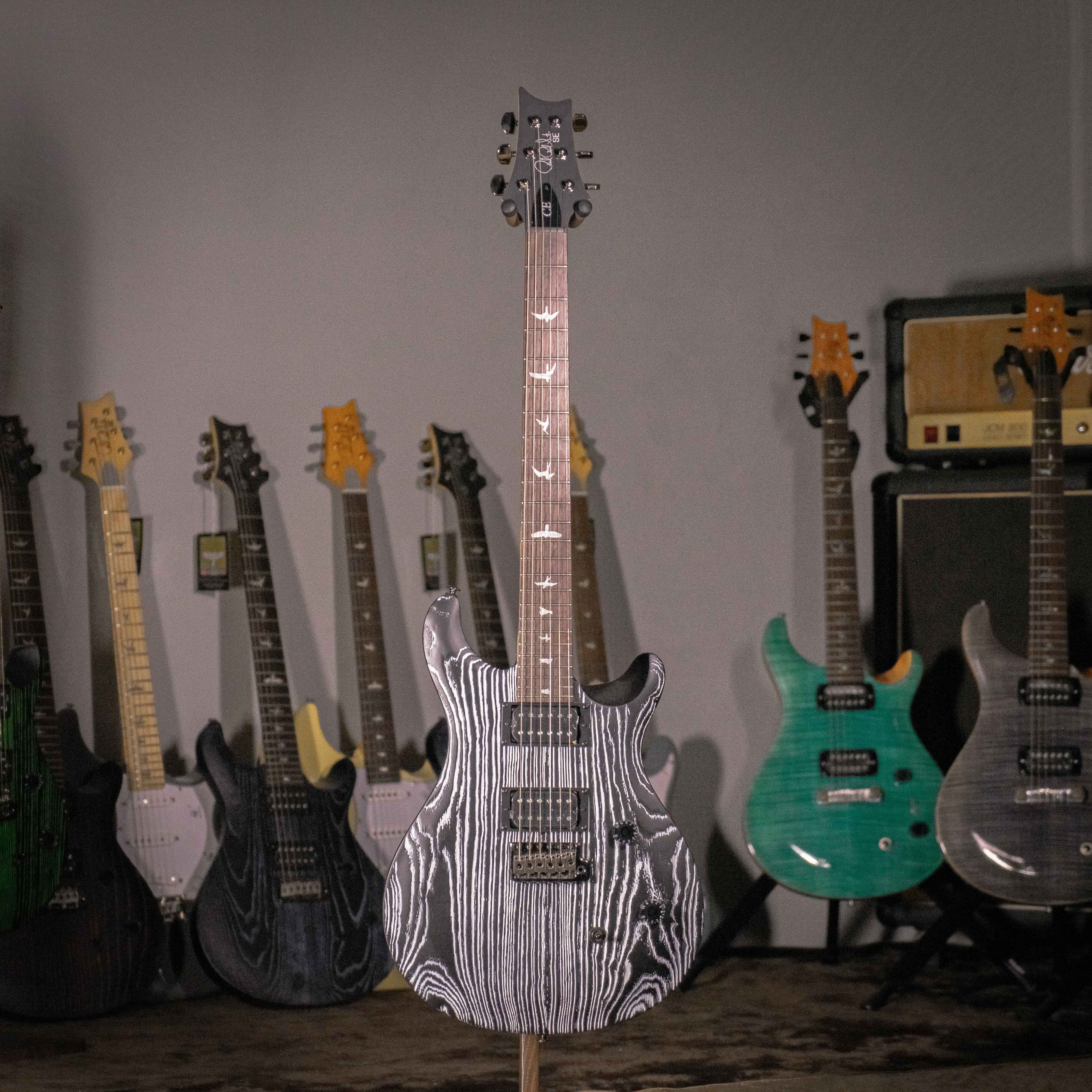 限定款 PRS SE SWAMP ASH CE 24 "SANDBLASTED" White 電吉他