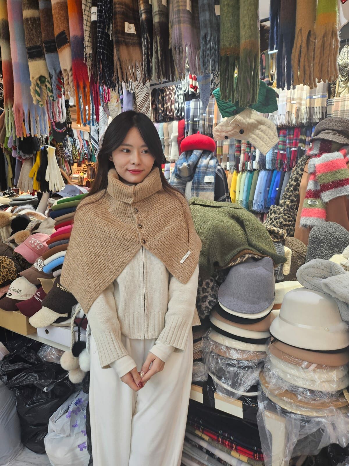 N845 一體成形鈕扣披肩