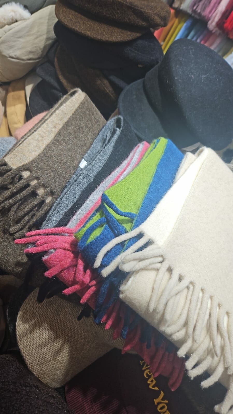 BN3284 雙面流蘇頸巾