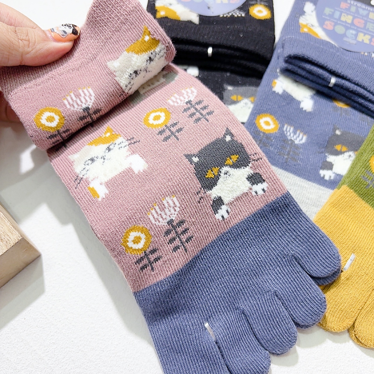 貓圖案五指短襪