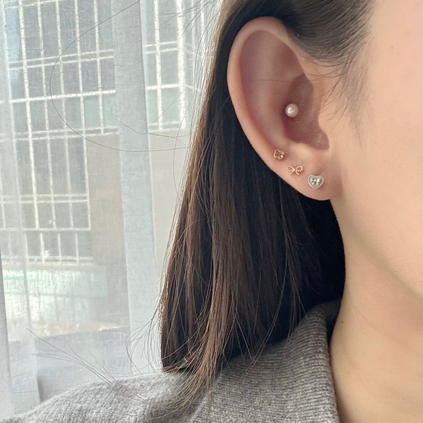 14K點點蝴蝶結轉珠耳環