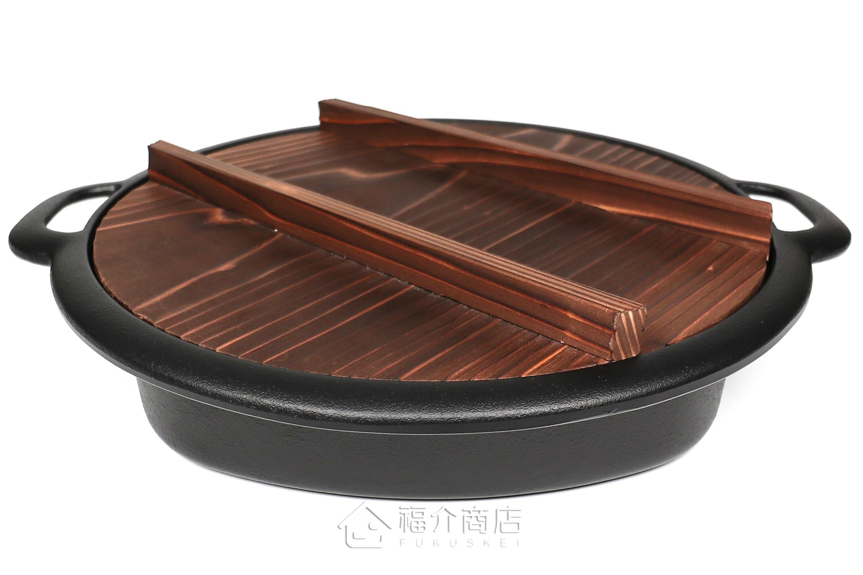 兼用煮壽喜燒或煎餃子的24cm黑色鑄鐵鍋有附木蓋
