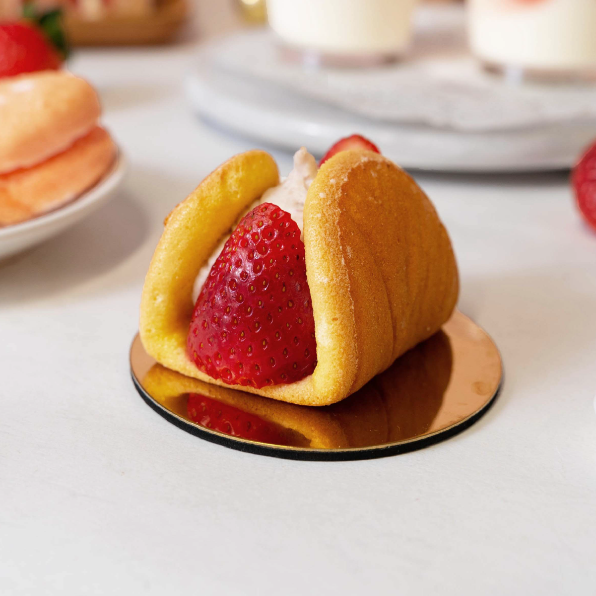 鮮草莓芋元寶（2入）【季節限定/大湖草莓/半月燒】