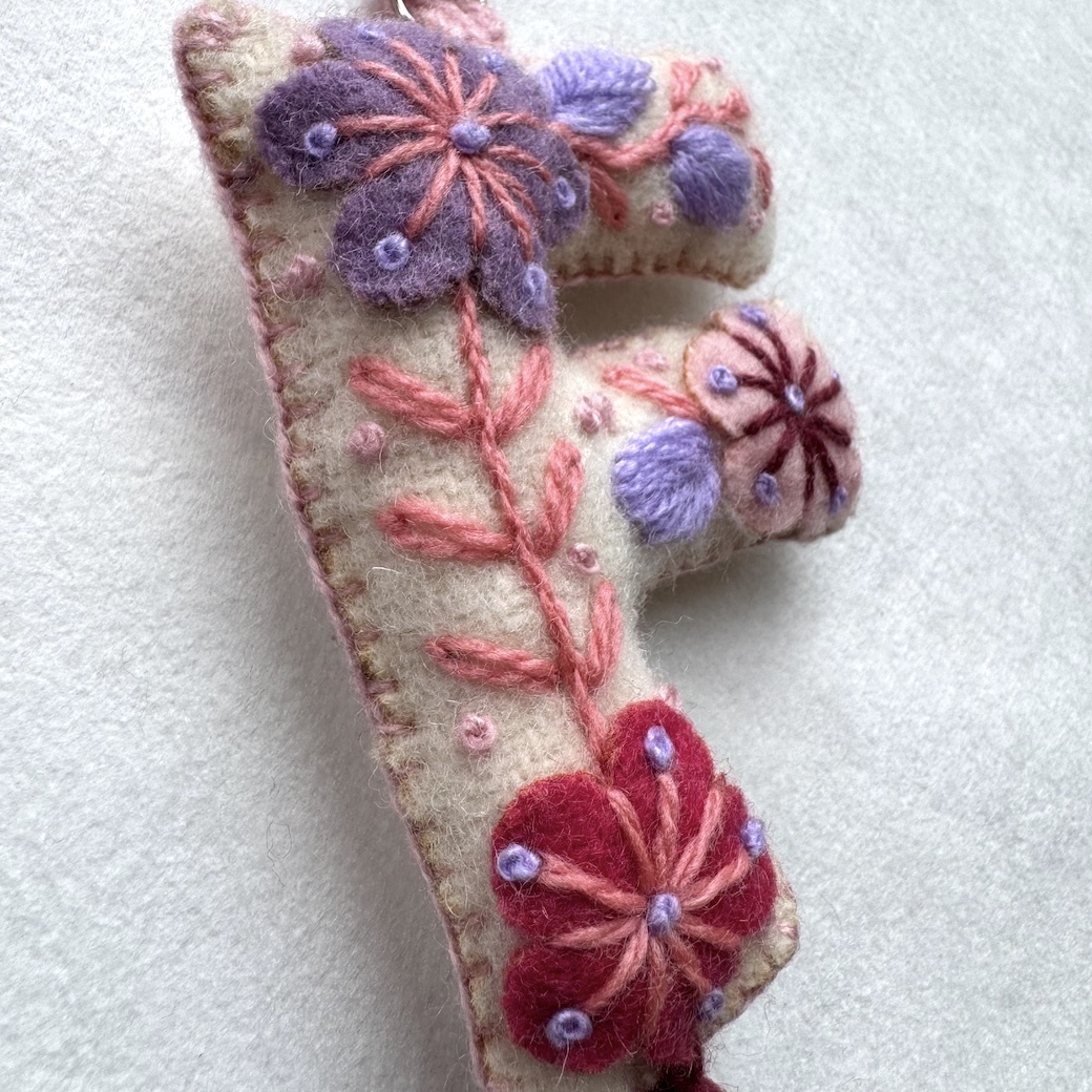 F | 字母吊飾 (流蘇款)