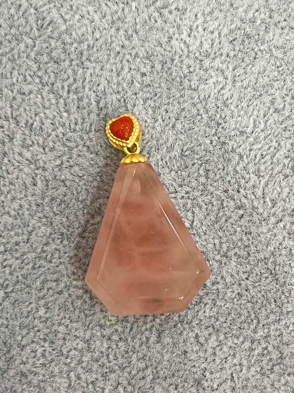 [S] GEMZ & CO MXJ MADAGASCAR ROSE QUARTZ PENDANT WITH GOLD ACC, Y300 (Y300)