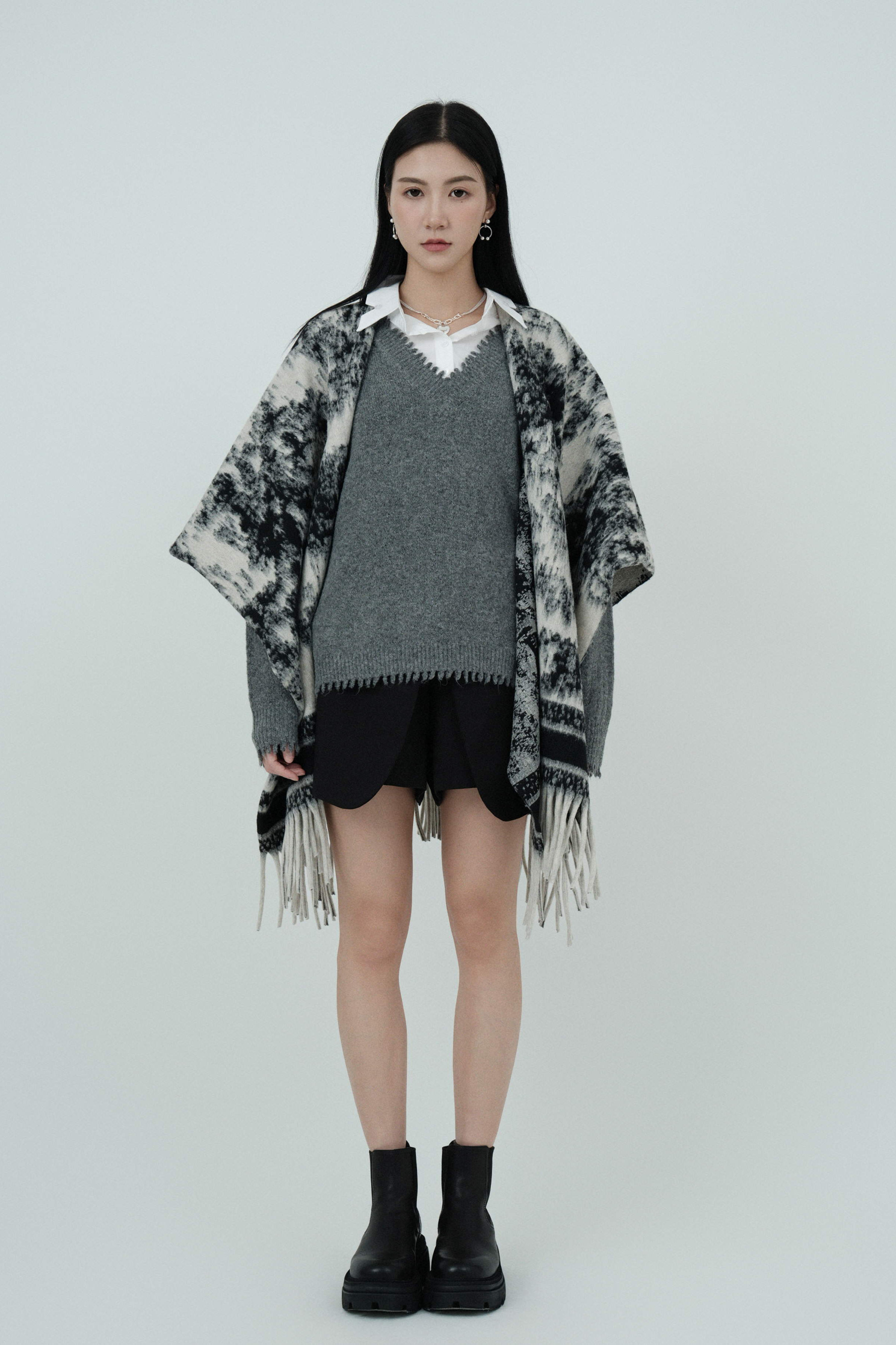 FW24_0187（披肩＋上衣＋短褲）