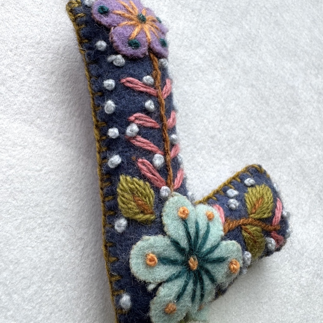 L | 字母吊飾 (流蘇款)