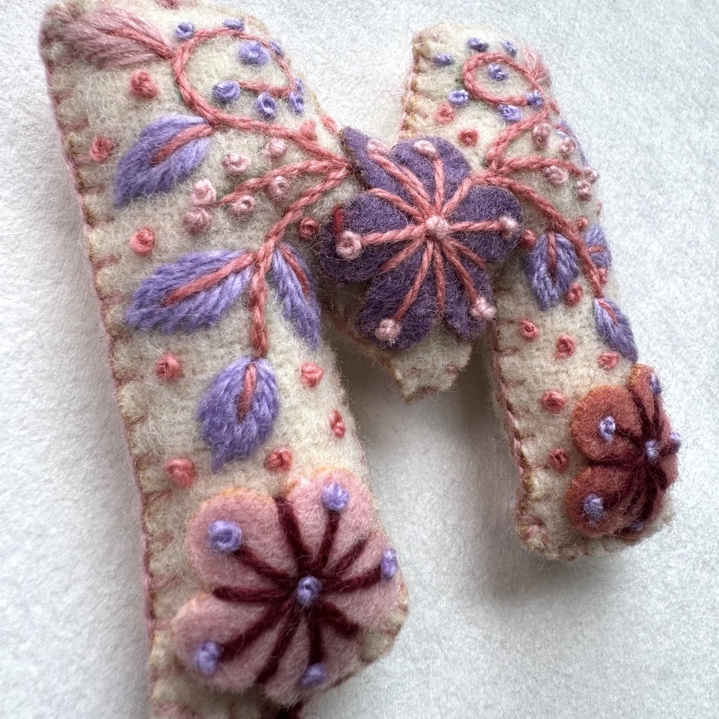 M | 字母吊飾 (流蘇款)