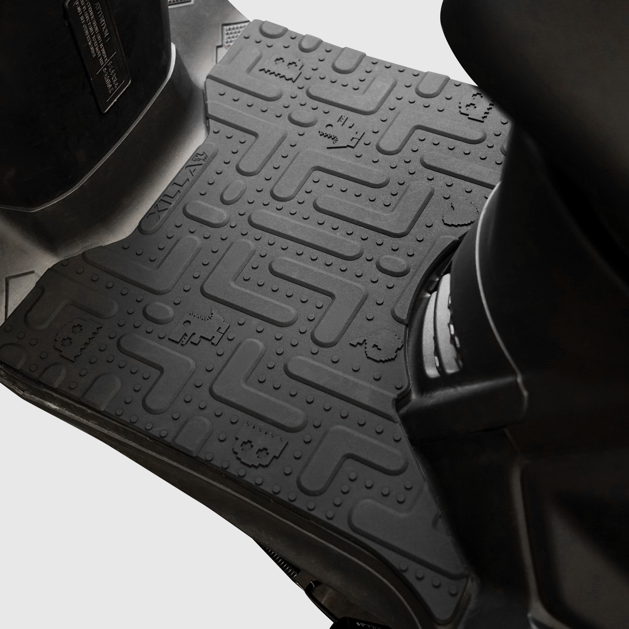 SYM 全新迪爵 DUKE 125｜小恐龍迷宮造型止滑腳踏墊