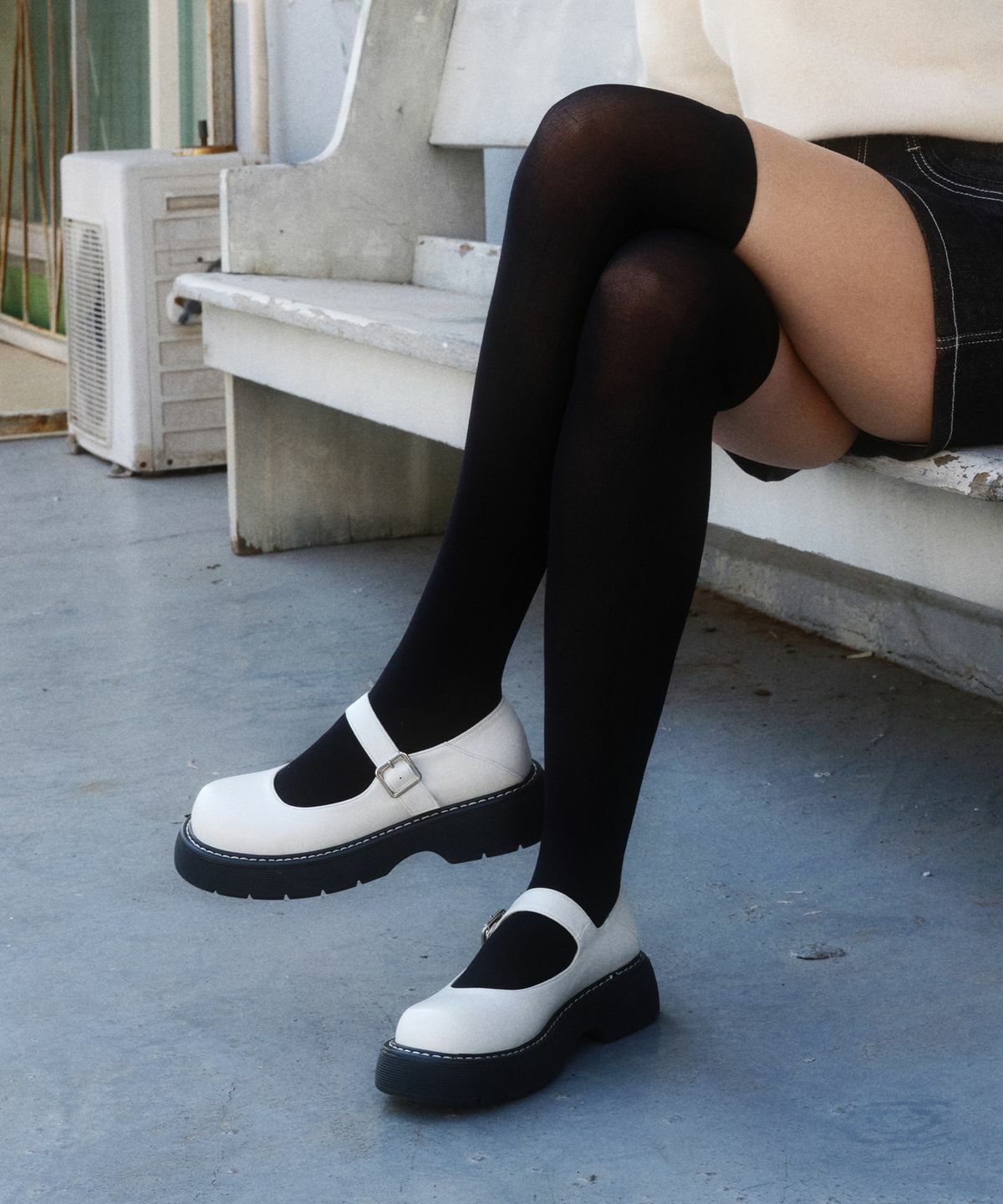 SALT AND CHOCOLATE Round Toe Stitch Maryjane Flats