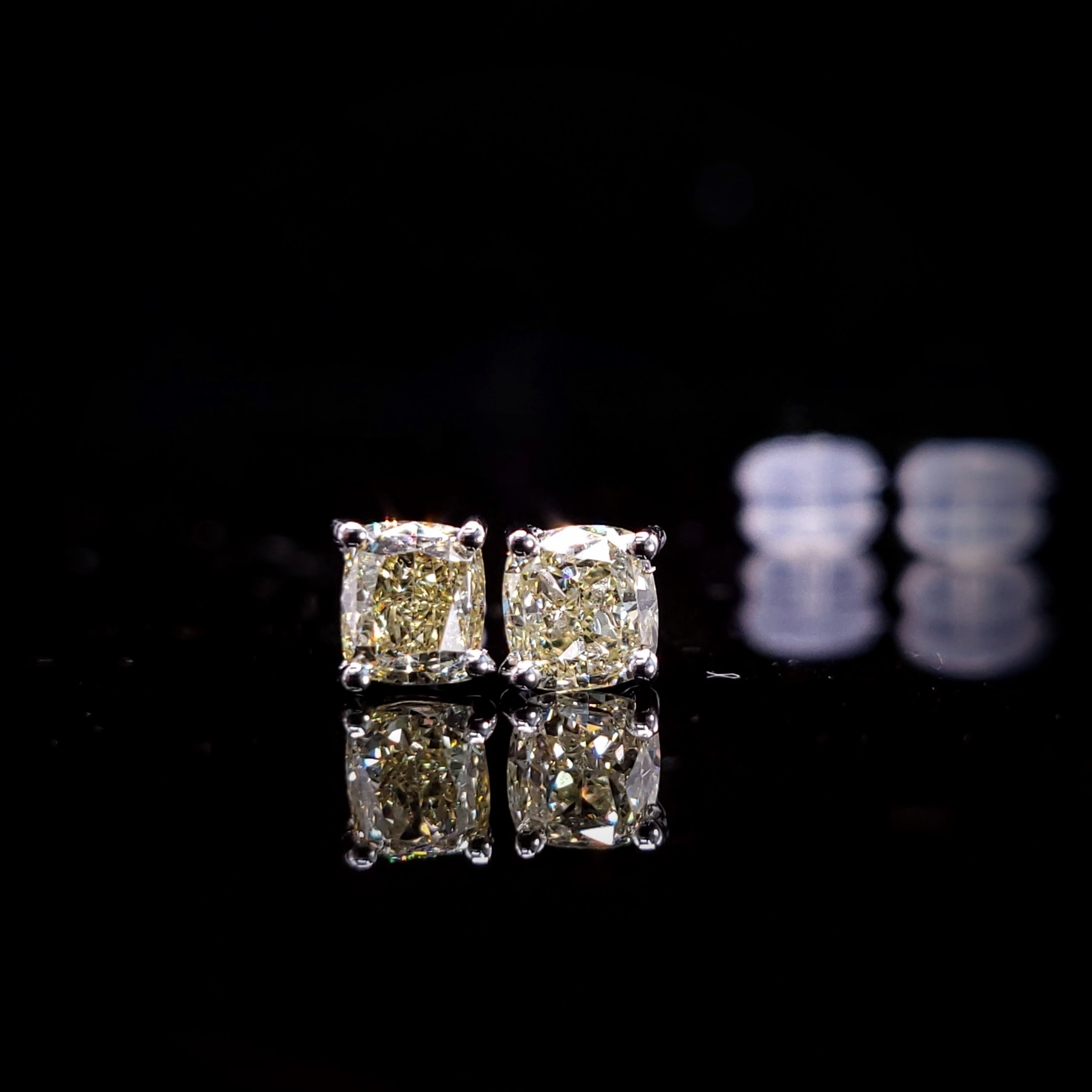 全新18K白金【主石87份方形鑽石】耳環