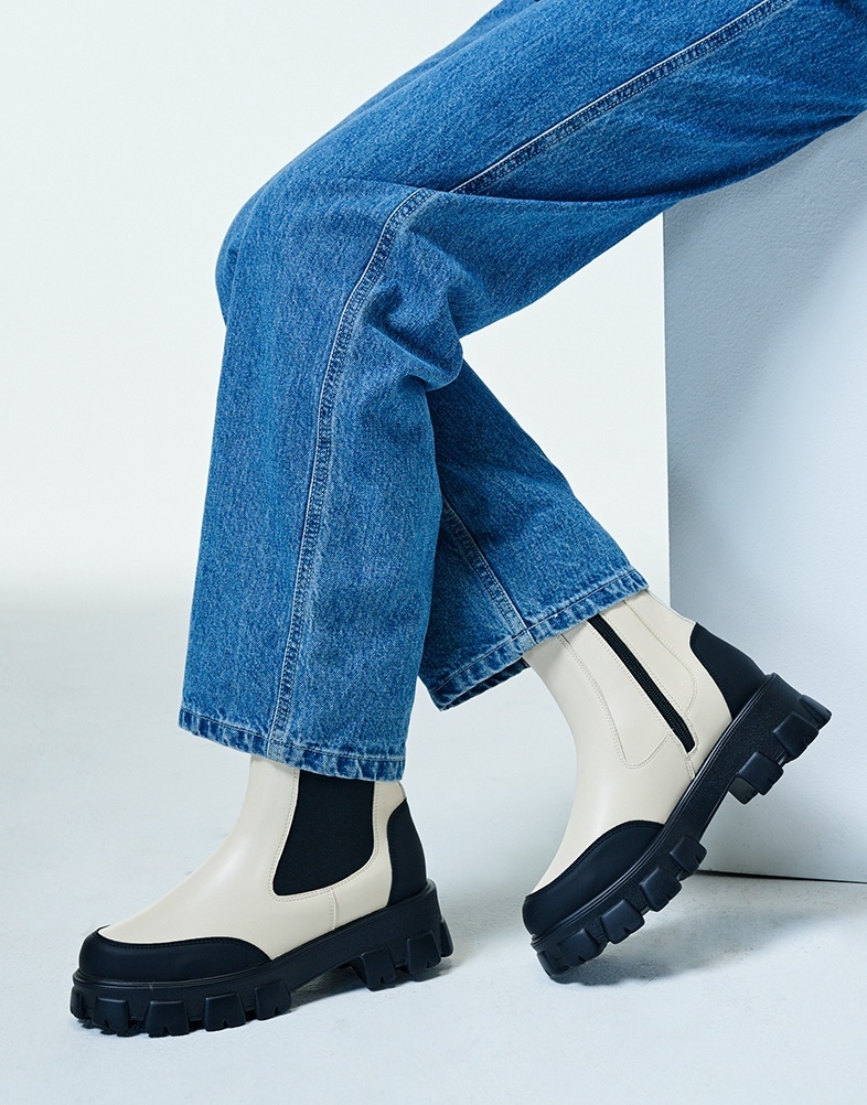 SALT AND CHOCOLATE Chunky Sole Chelsea Boots