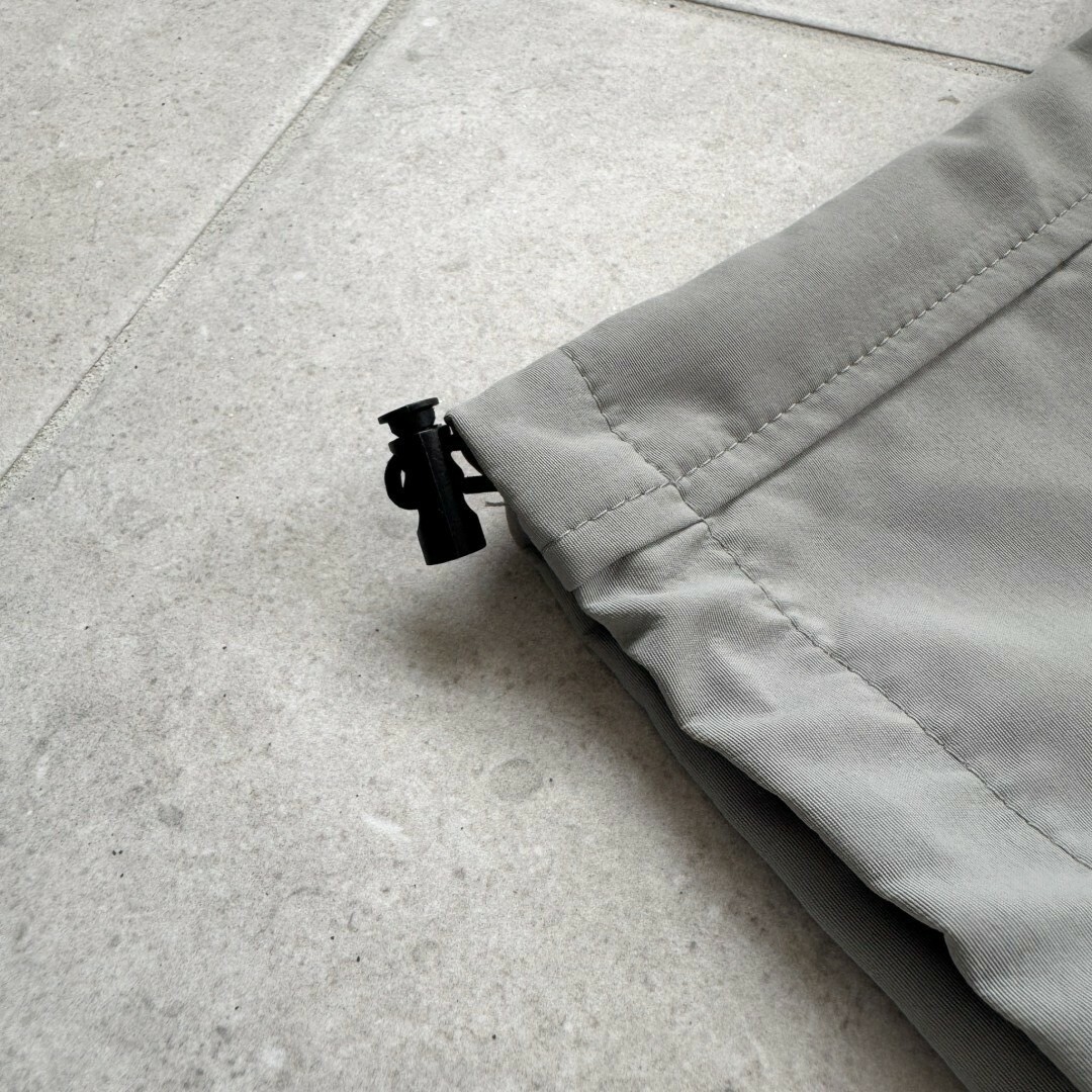 #1750 立體車線剪裁拉繩長褲拉繩細節照