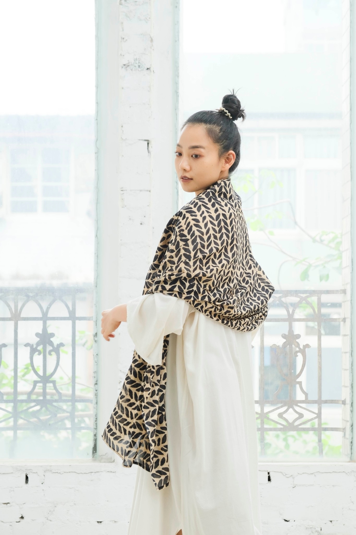 印度蓋染披巾 / 巴里紗 墨葉藤