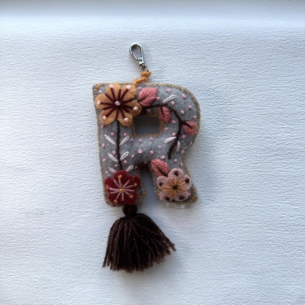 R | 字母吊飾 (流蘇款)