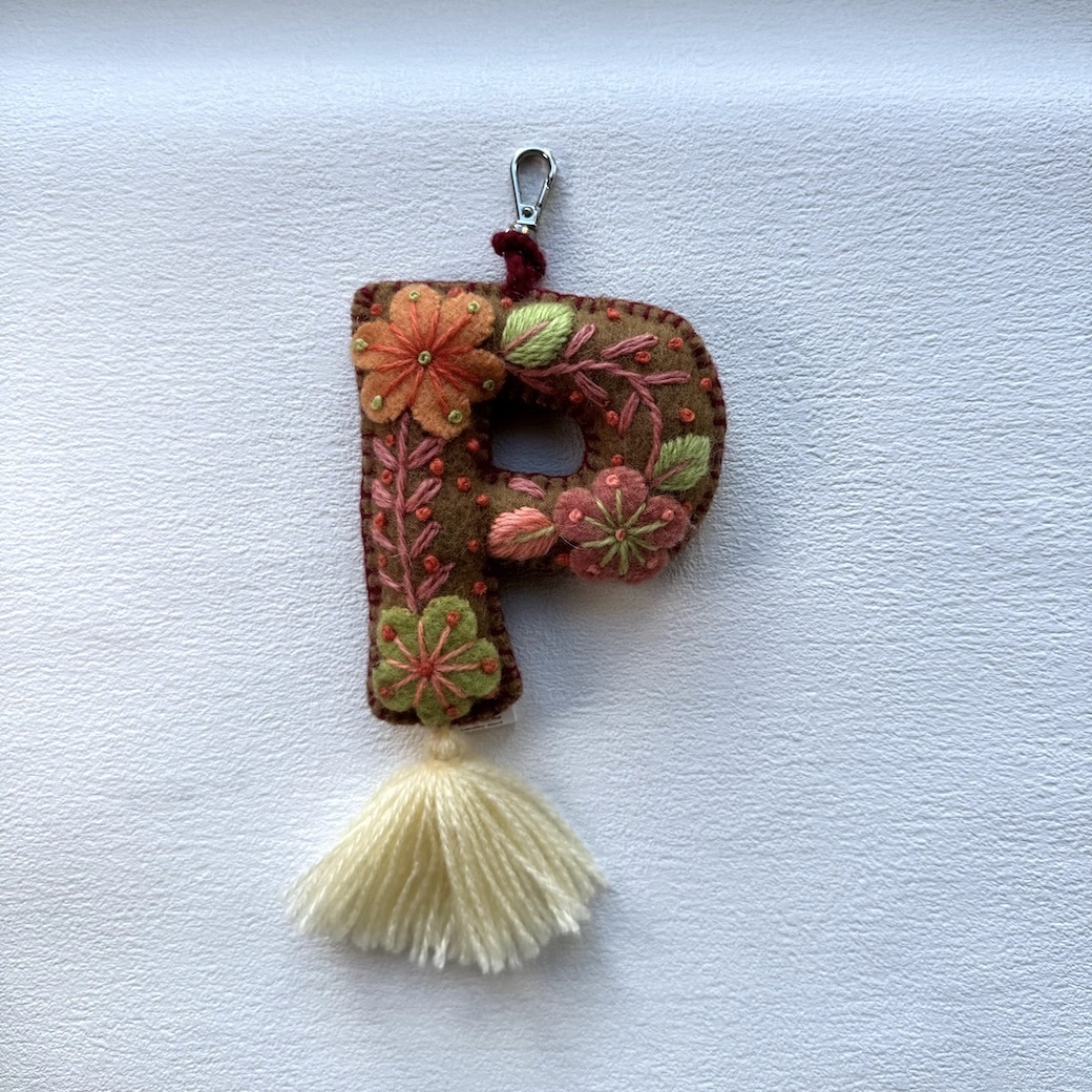 P | 字母吊飾 (流蘇款)