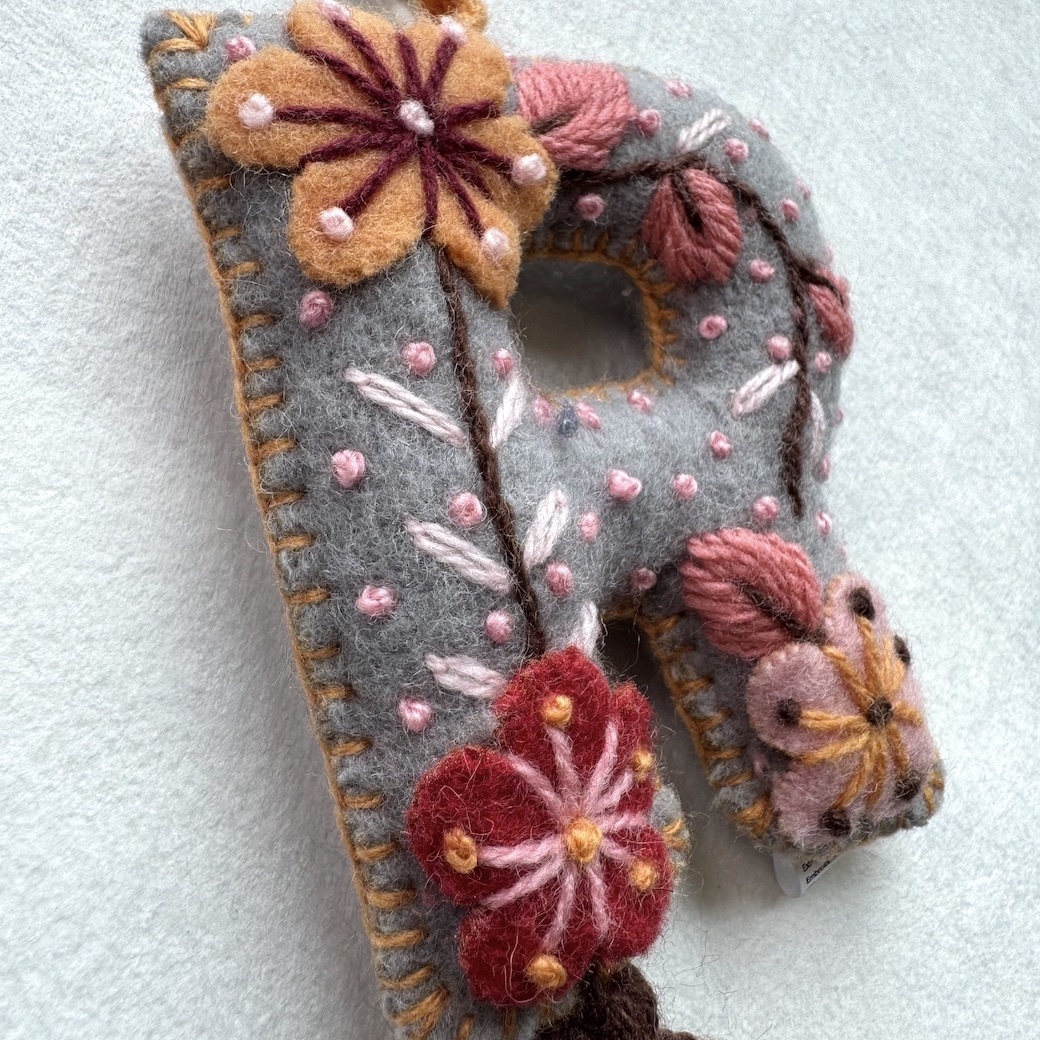 R | 字母吊飾 (流蘇款)