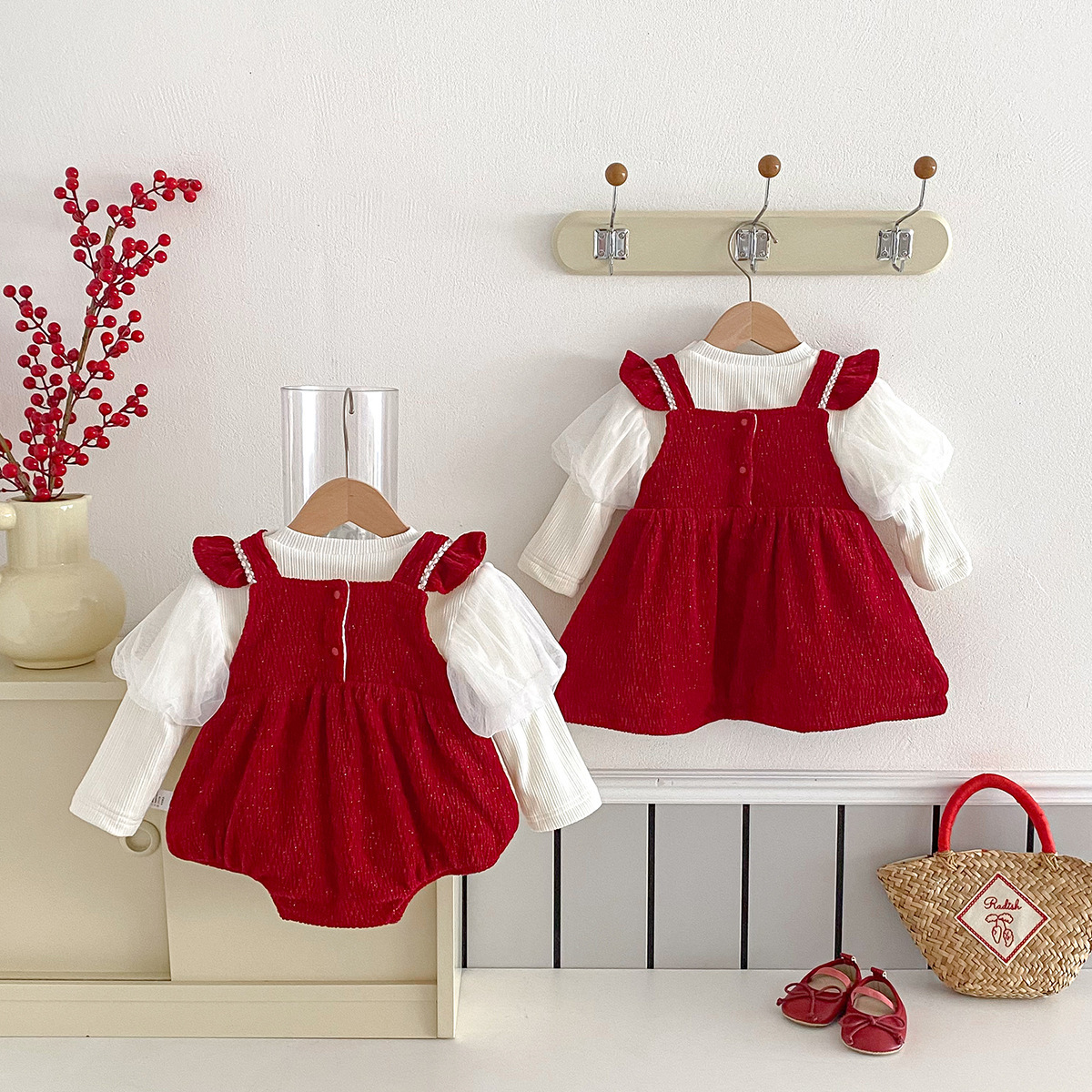 紅蝴蝶結姐妹款包屁衣/洋裝 背面