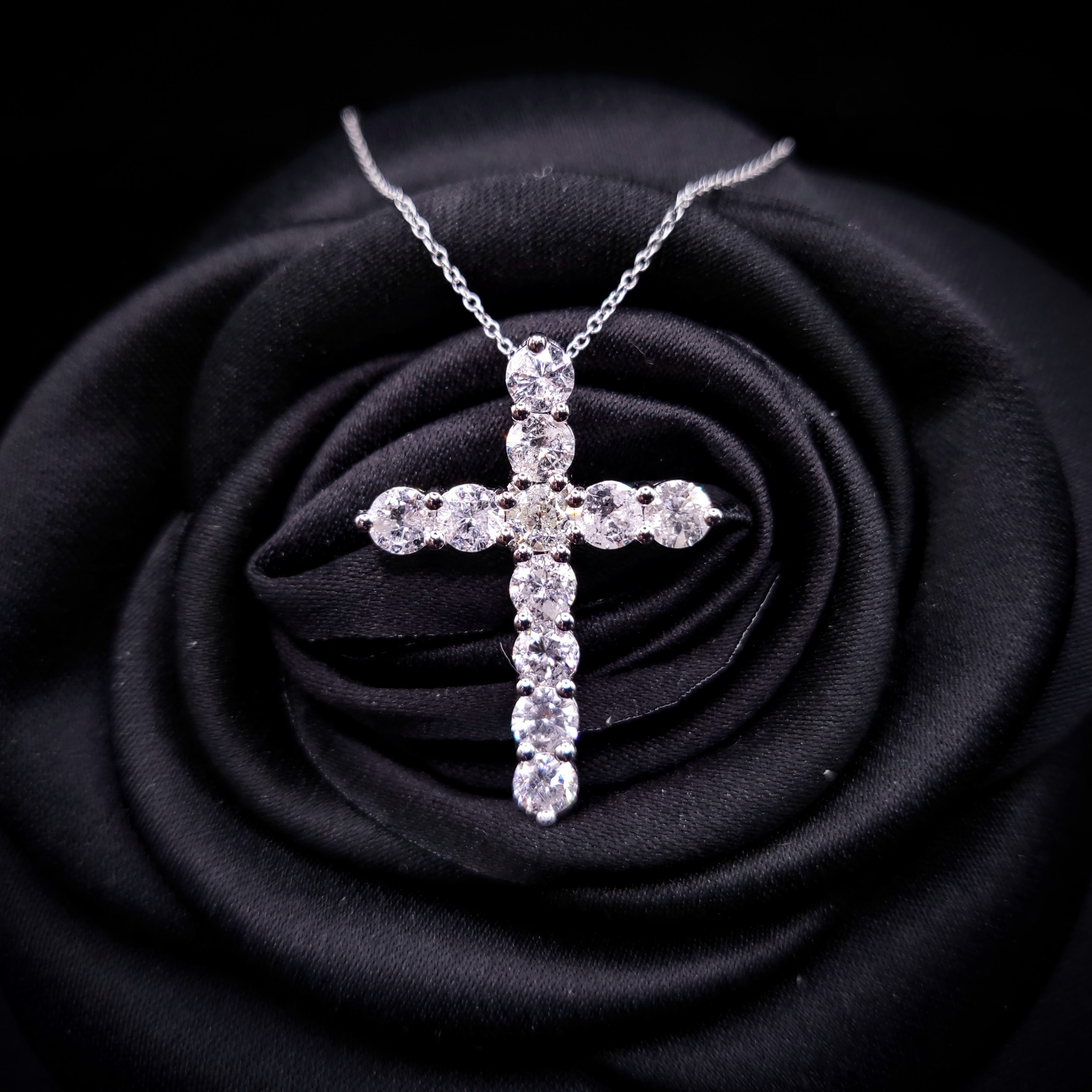 18K White Gold 2.50ct Diamond Pendant