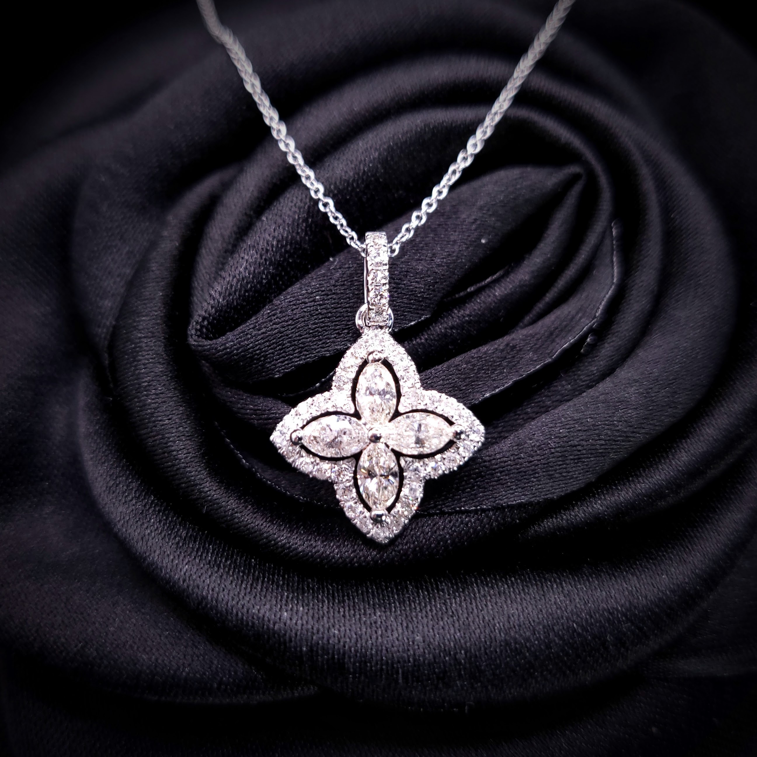 18K White Gold 0.70ct Diamond Pendant