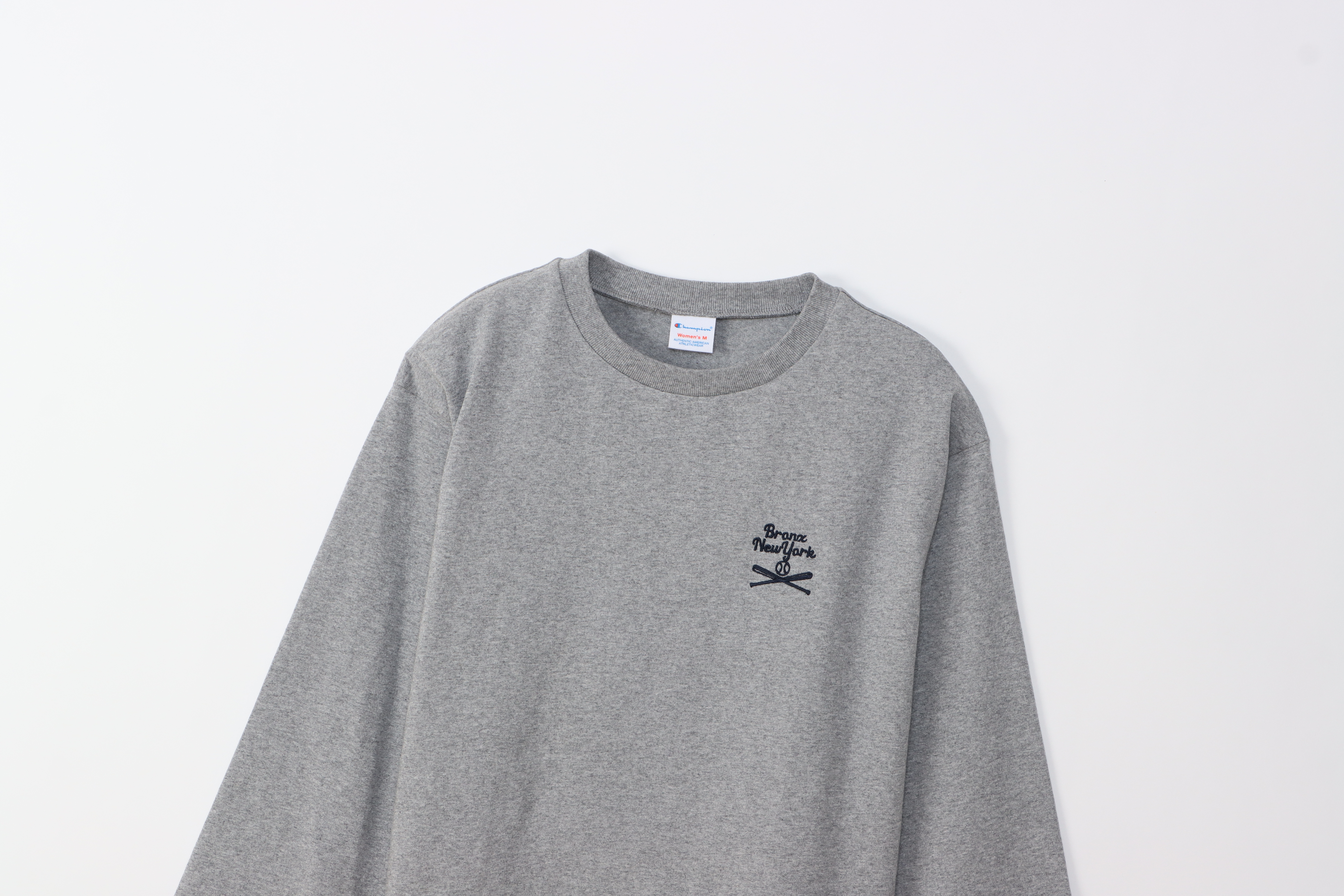 女款-CASUAL刺繡地名LOGO 長袖上衣-灰色（CW-W405-040）