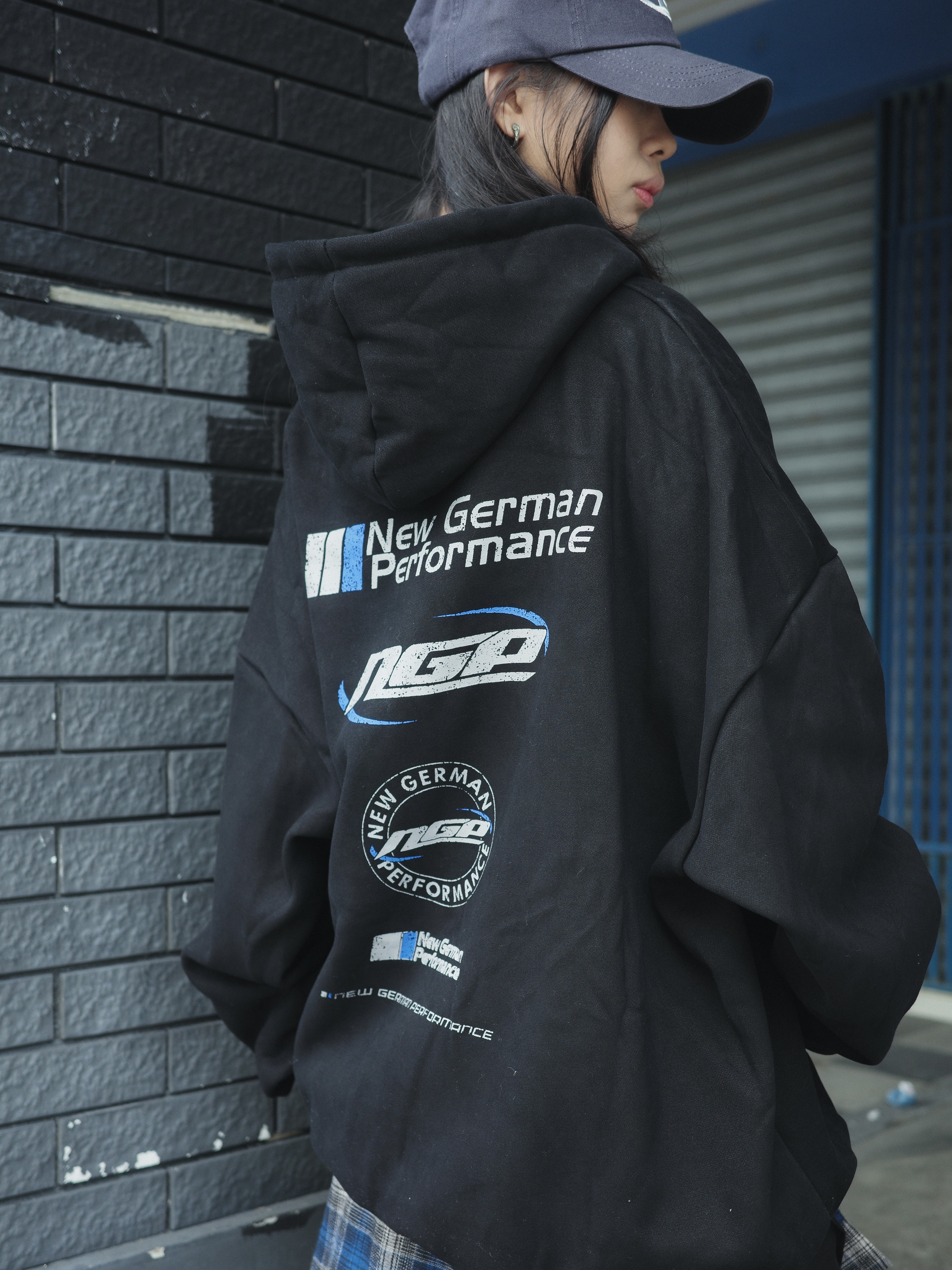 JIN UNIVERSAL 賽車印花 帽TEE 連帽上衣 “平價系列”