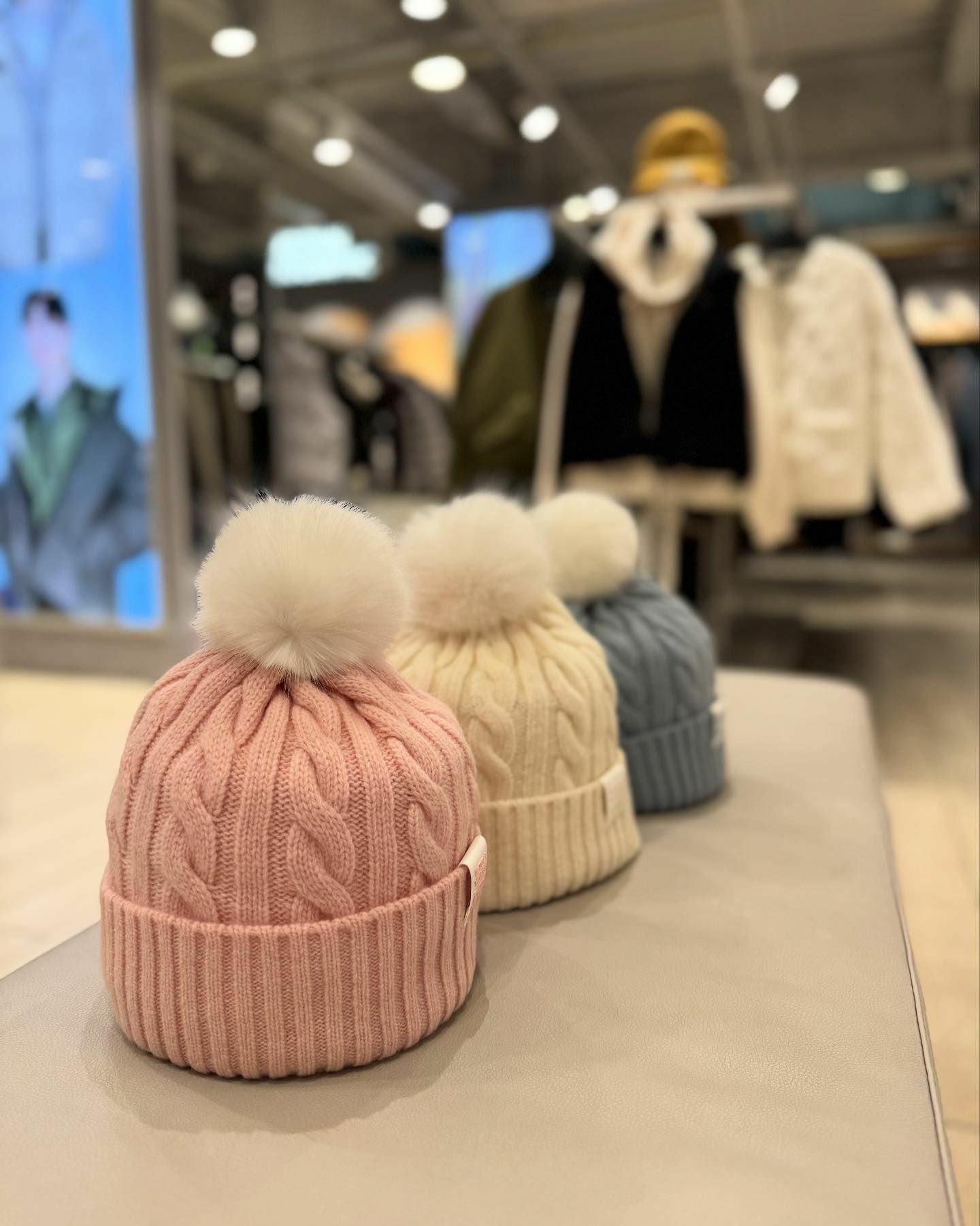 【代購】NATIONAL GEOGRAPHIC 國家地理 Cozy polka dots 圓點 毛帽 N243AHA080