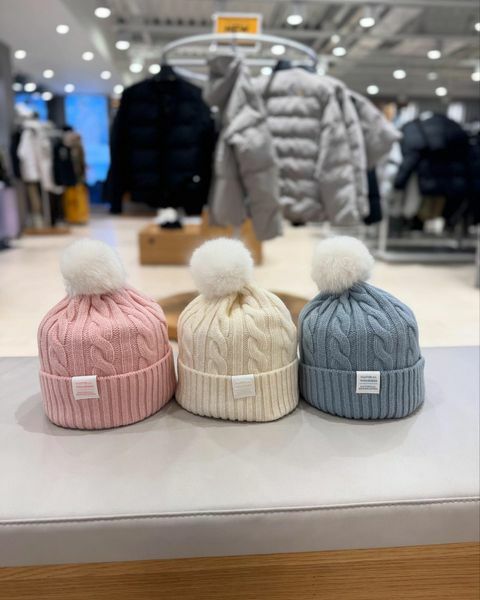 【代購】NATIONAL GEOGRAPHIC 國家地理 Cozy polka dots 圓點 毛帽 N243AHA080