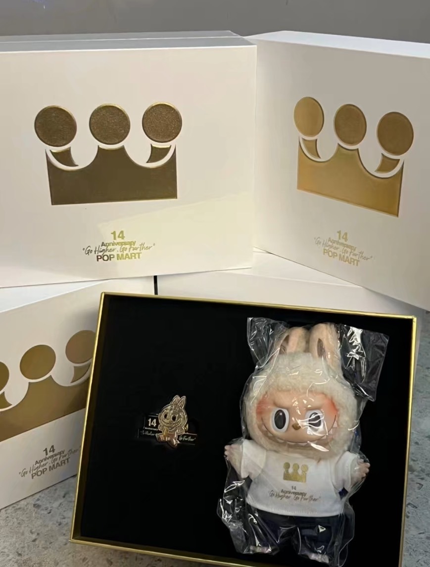 <現貨秒出!!!> POPMART 泡泡瑪特 Labubu 14周年限定 公仔 紀念徽章