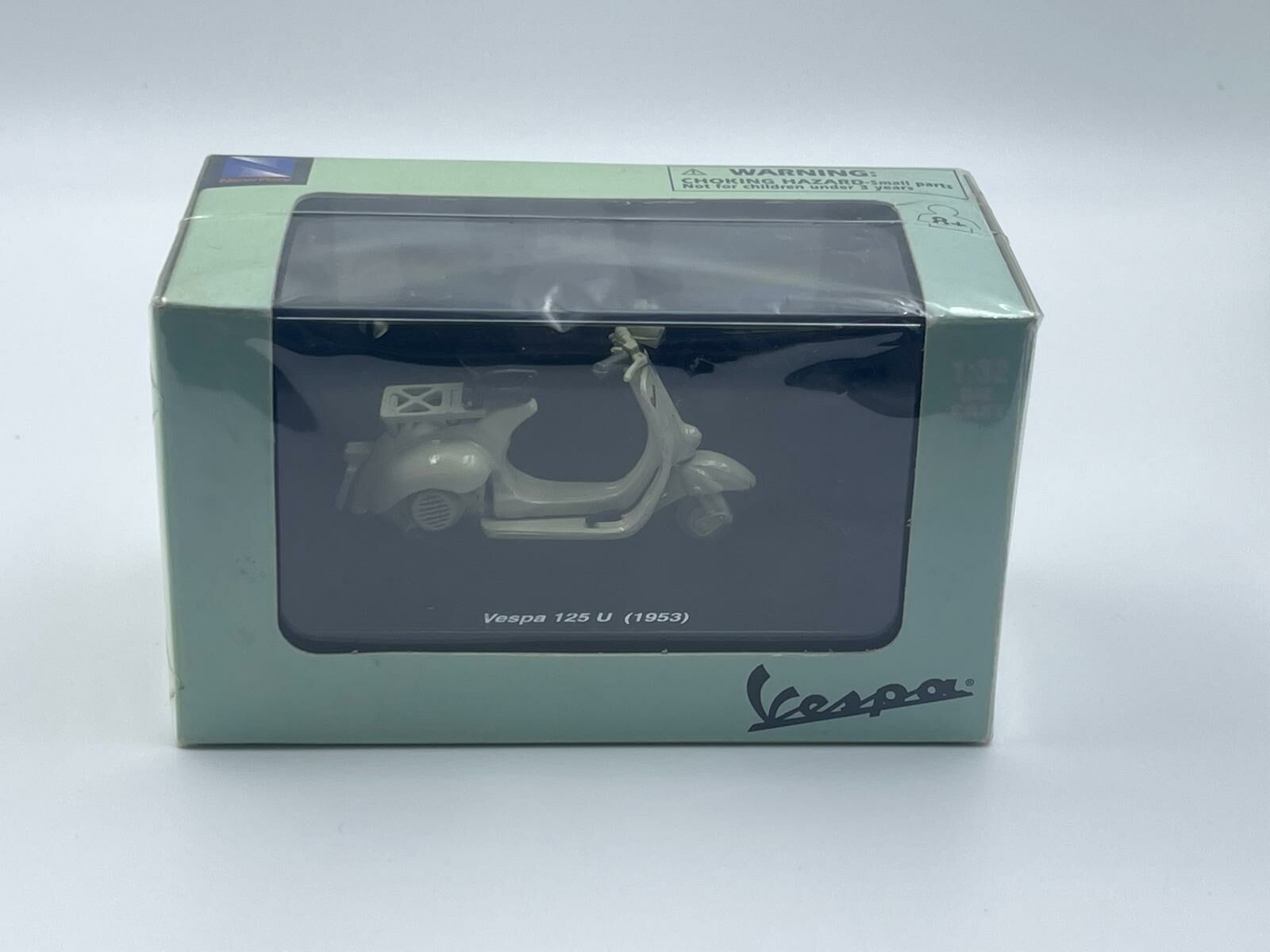 NEWRAY 1/32 VESPA 125 U (1953) CREAM WHITE