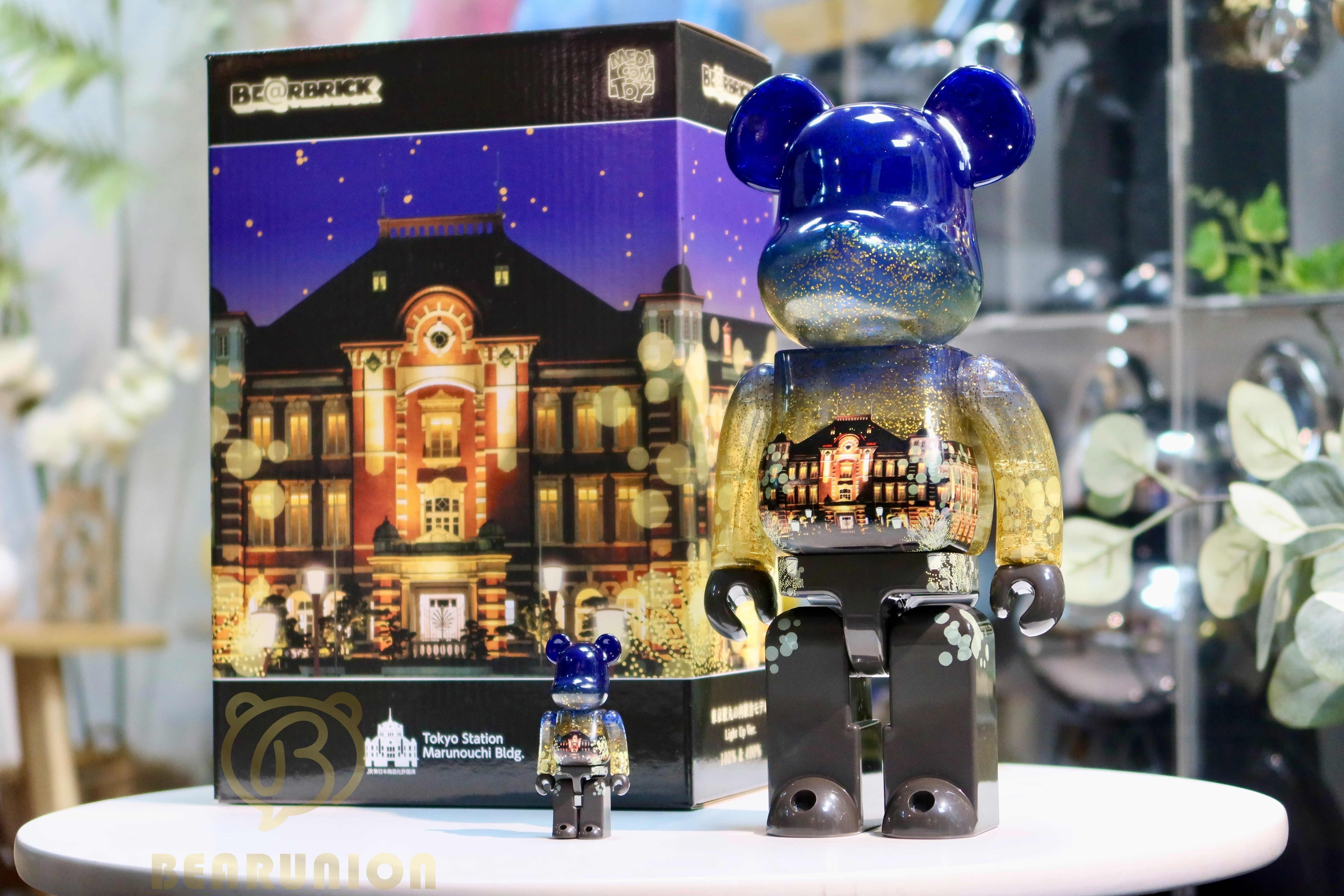 ベアブリック 東京駅丸の内駅舎モデル Light Up ver.100&400% BE