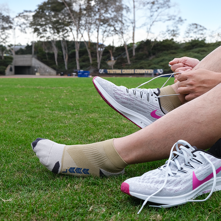 CHEGO Men's Barefoot Running Quarter Socks, beige color