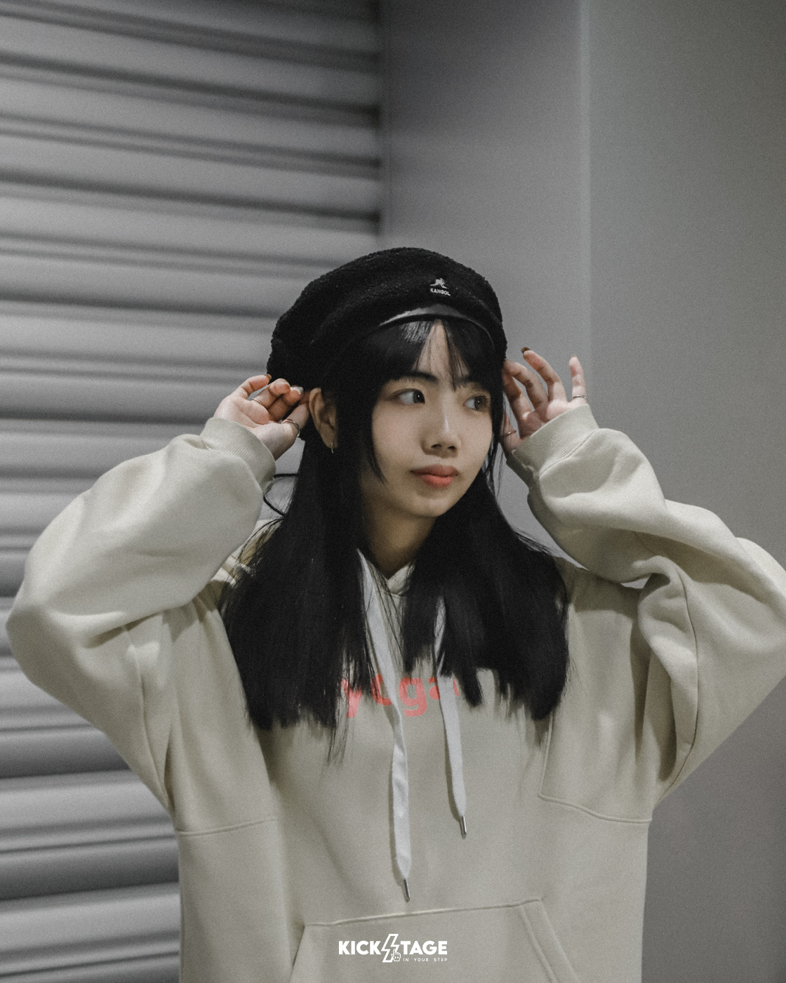 KANGOL NYLON PLUSH BERET 米白 黑色 英國袋鼠 羊羔毛 貝蕾帽【W21A5314】