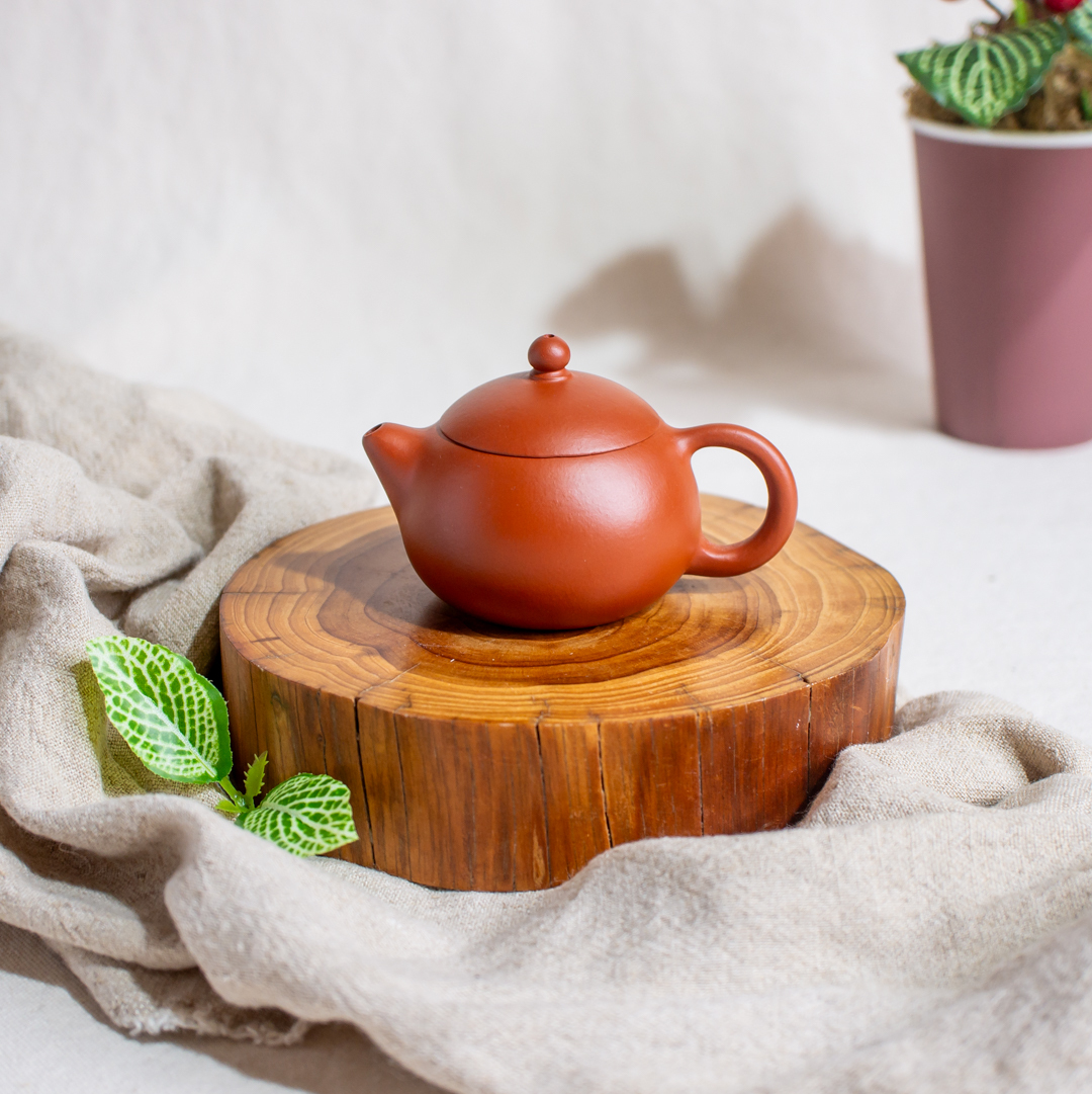 朱泥小品壺－西施