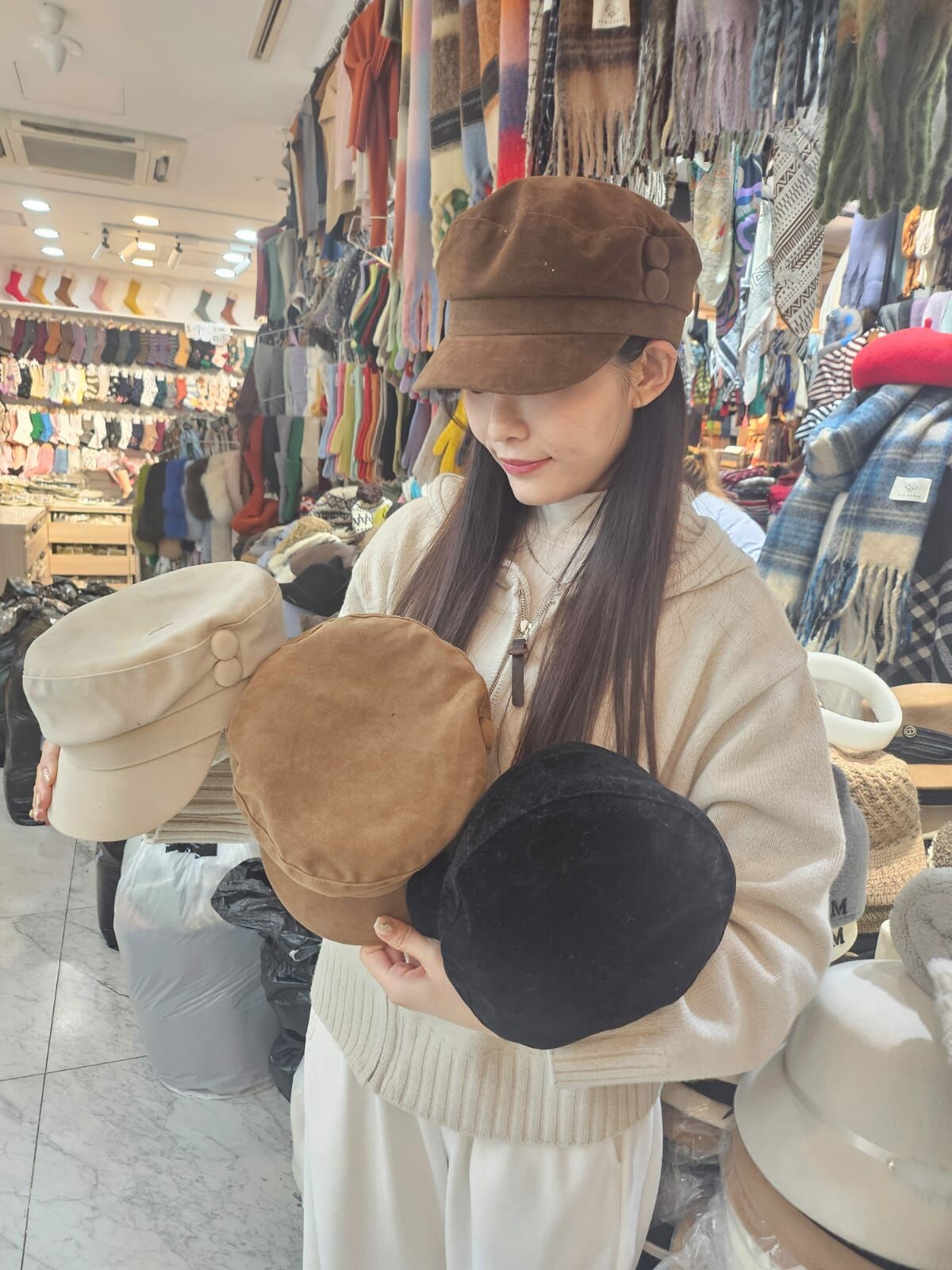 BN3289 顯臉少絨面大扣貝雷鴨咀帽